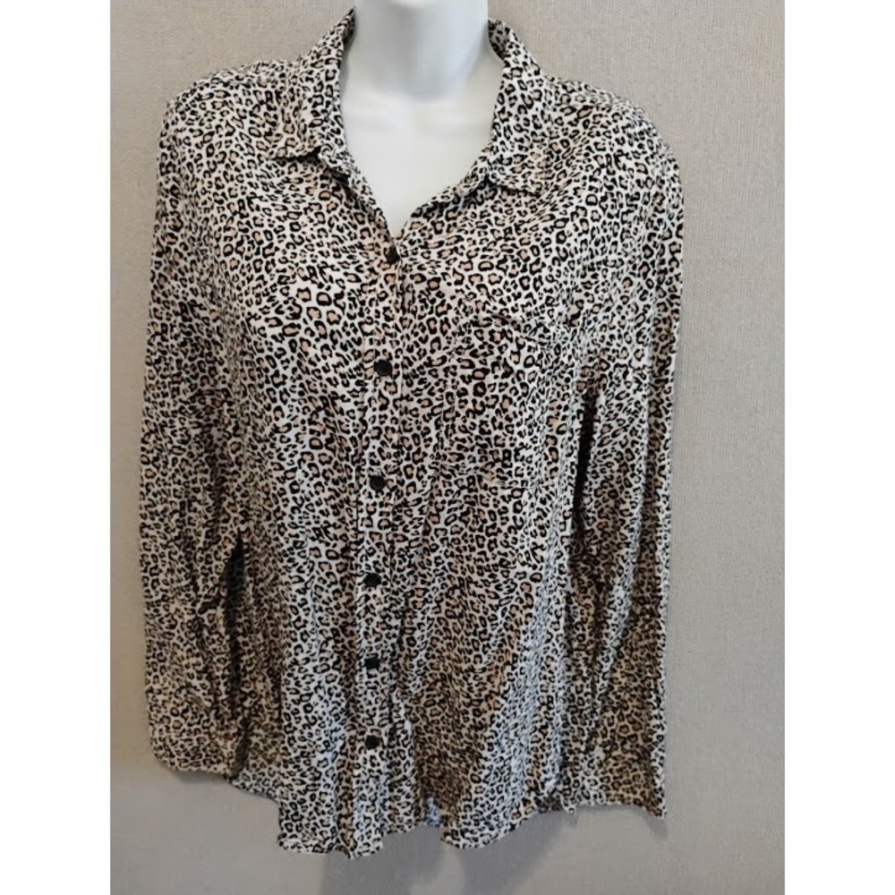 BeachLunchLounge Womens Leopard Print Button Up Shirt Long Sleeve Size Large